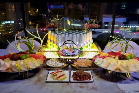 酒泉KTV诚聘礼仪女生 专车住宿日结薪资